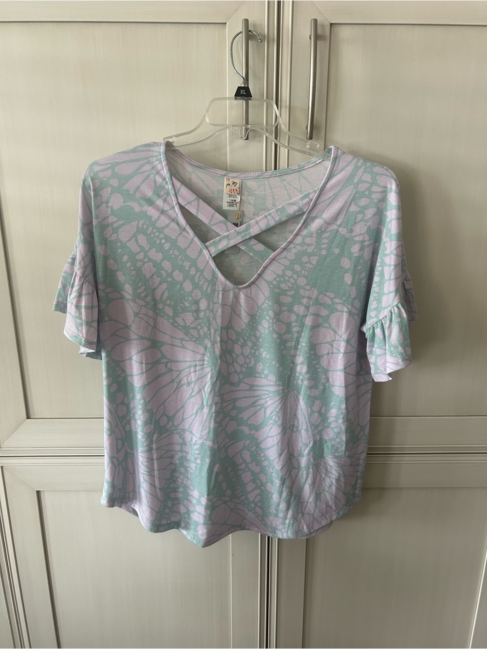7th Ray Mint & Lavender Crisscross V-Neck Flutter Sleeve Top